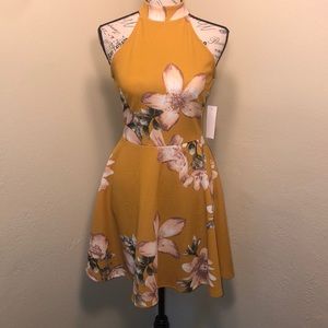 NWT  Mine Floral Mustard Midi Dress